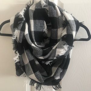 Steve Madden scarf